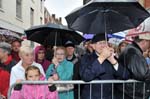 An English crowd, the Bower.