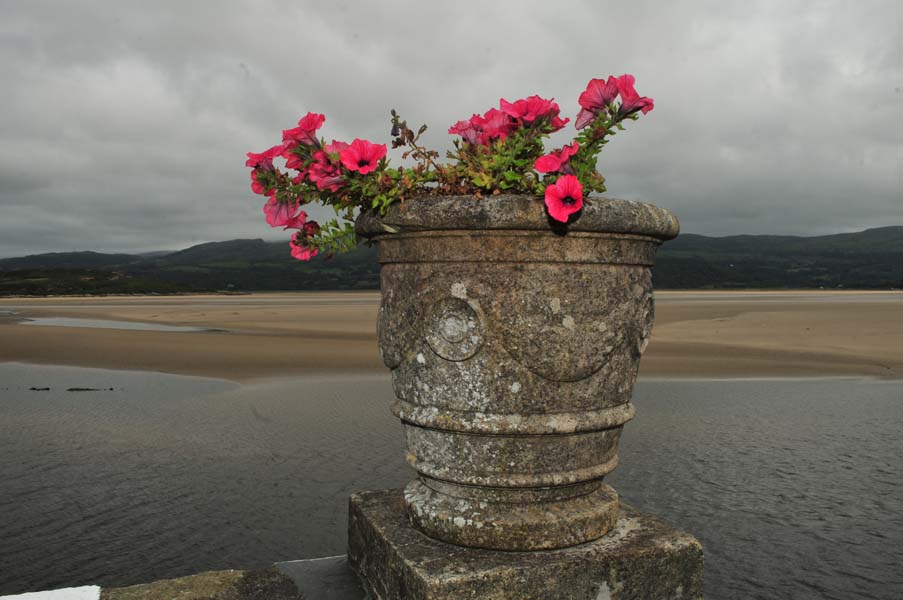 Stone pot, Portmeirion.