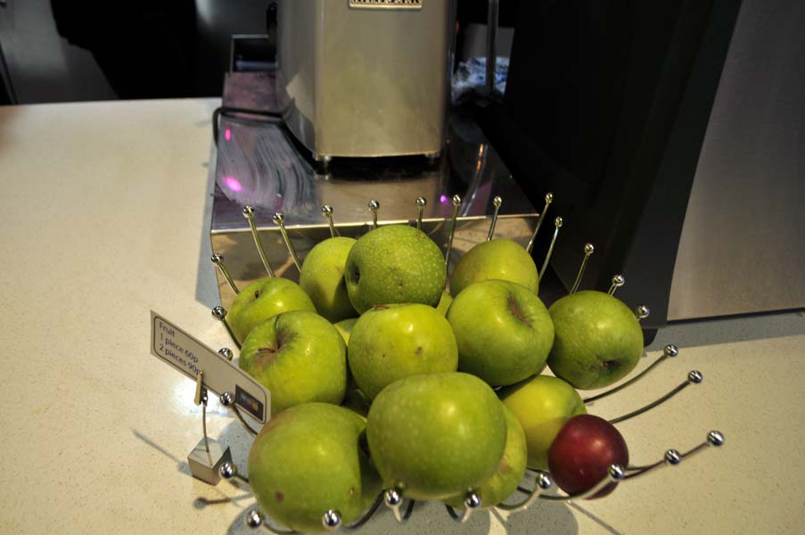 Cafe apples.