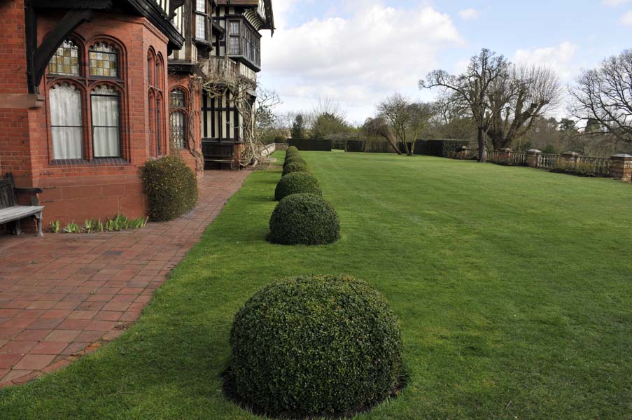 Fine hedge, Whightwick Manor.