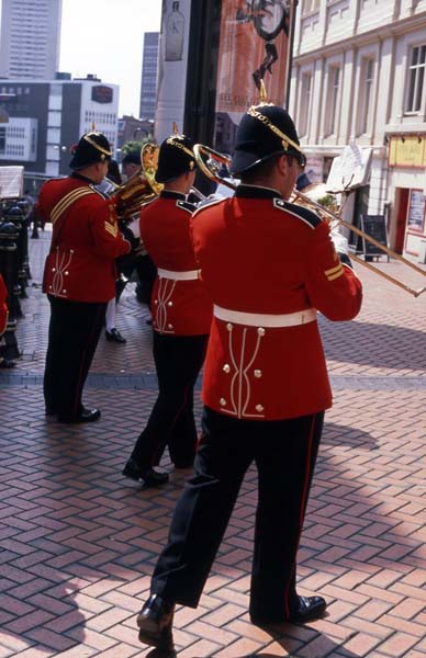 Strike up the band, New street.