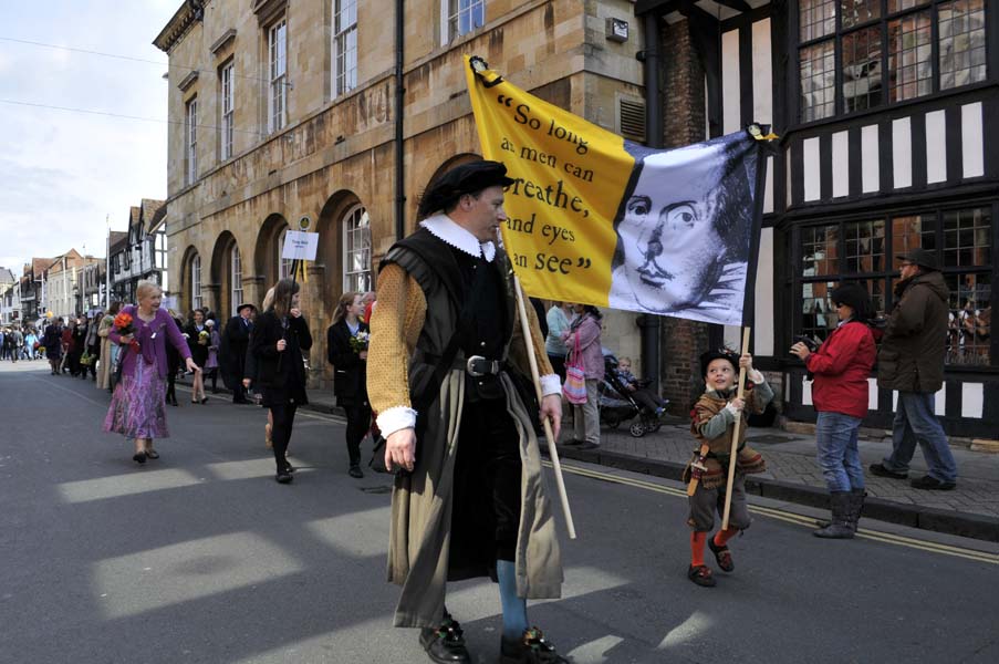 Holding tightly the banner, Shakespeare's birthday celebrations, Stratford.