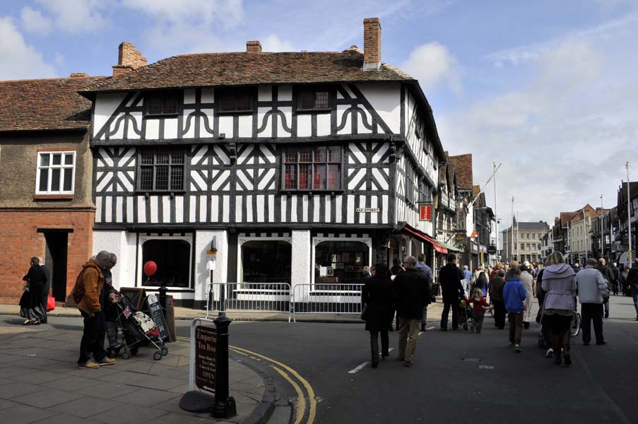 Looking towards the town centre, Stratford.